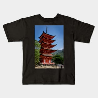 Crimson red Five-storied Pagoda at Itsukushima shine, Miyajima Kids T-Shirt